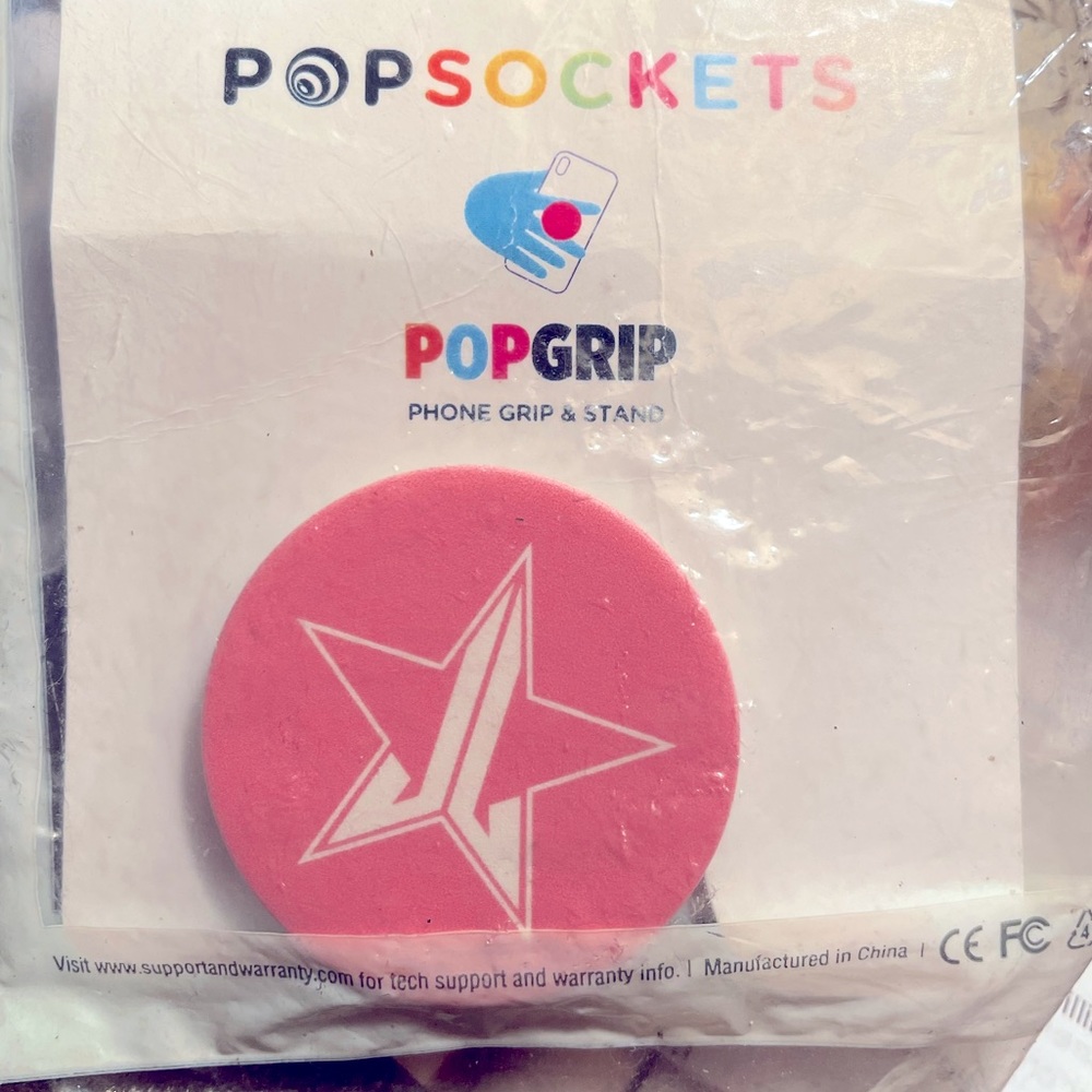 ⭐️Pink Jeffree Star Pop Socket⭐️